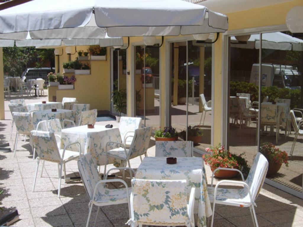 Hotel Montecarlo Nord リミニ エクステリア 写真